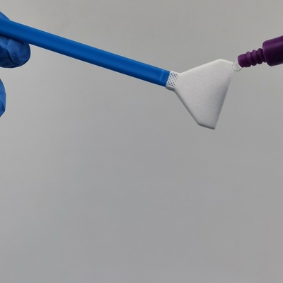 Lintfreie Soft Sensor Reinigungsschablonen für die Kamera Absorptionsmikrofiber V-Form Einzelverpackung