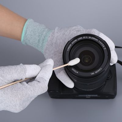 Doppelgeschützter Oberflächenschutz-Swab: Holzstück mit Schaumstoff umhülltem Baumwollkern für kratzfreie industrielle Reinigung