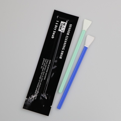 Kamera-Sensor, der Microfiber-Putzlappen säubert