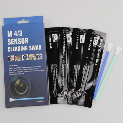 Kamera-Sensor, der Microfiber-Putzlappen säubert